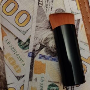 Travel Kabuki Brush with Brown Bristles